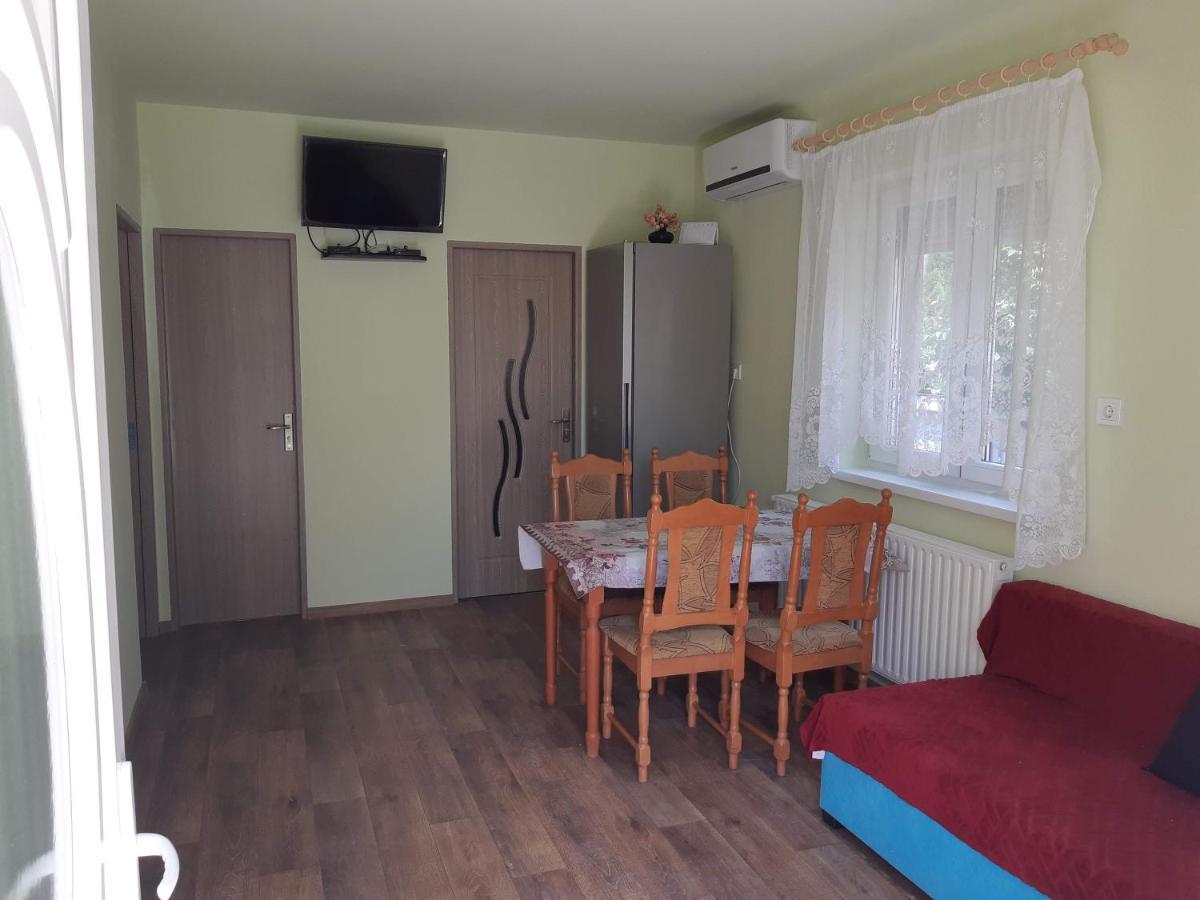 Rozsa Apartment Hajduszoboszlo Exterior photo